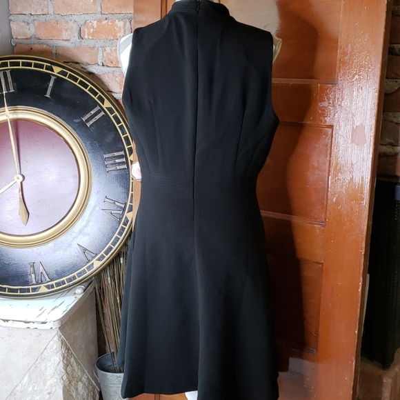 Black Sleeveless Midi Dress w/Pockets - Picture 7 of 12